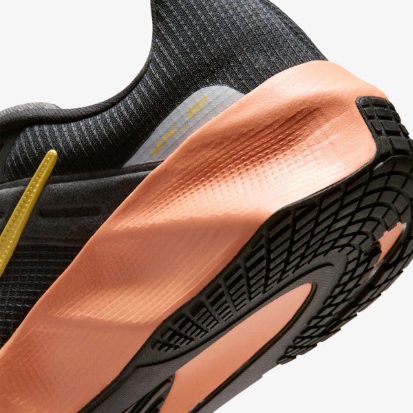 Чоловічі кросівки NIKE M METRO TEK