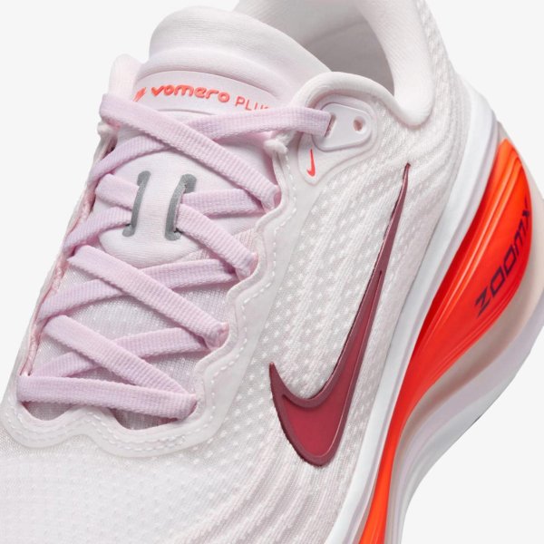 Женские кроссовки NIKE W VOMERO PLUS