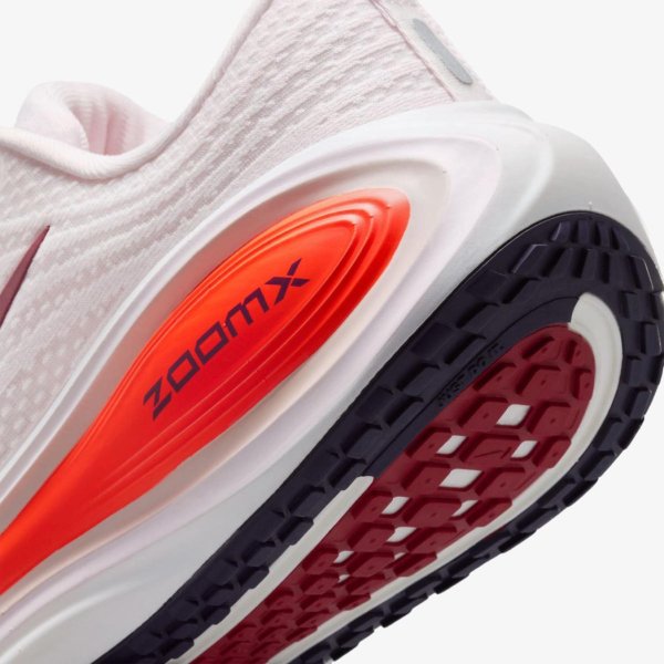 Женские кроссовки NIKE W VOMERO PLUS