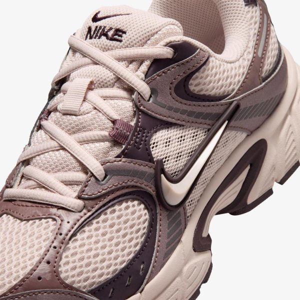 Женские кроссовки NIKE W V5 RNR SE