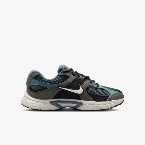 Дитячі кросівки NIKE V5 RNR SUEDE (GS)