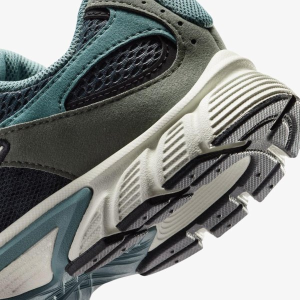 Дитячі кросівки NIKE V5 RNR SUEDE (GS)