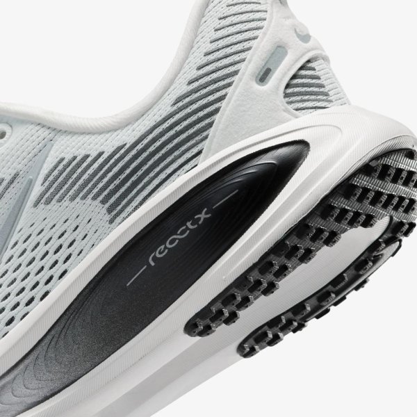 Дитячі кросівки NIKE VOMERO 18 RR GS