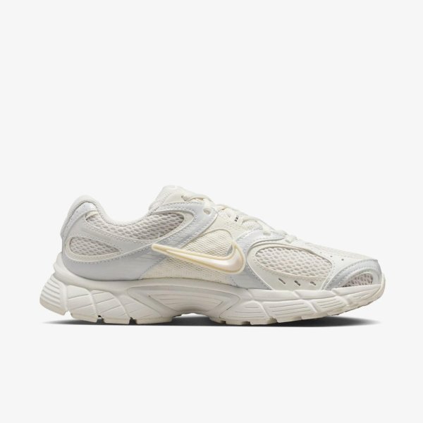 Женские кроссовки NIKE W V5 RNR