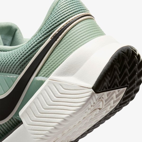 Жіночі кросівки NIKE W ZOOM GP CHALLENGE 1.5 CLY