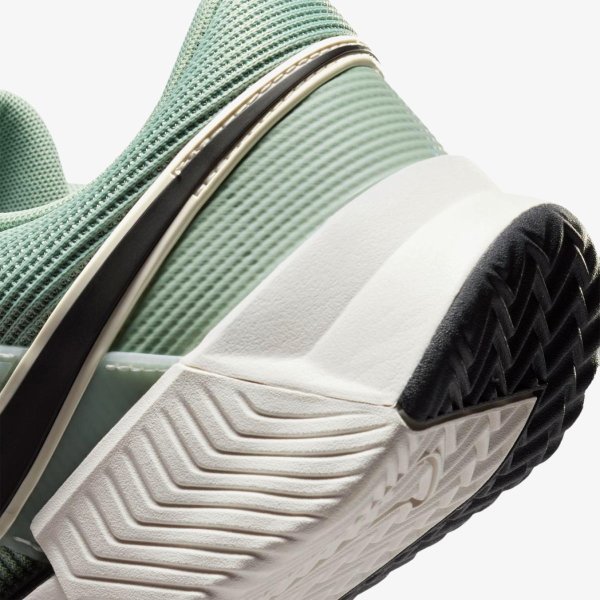 Мужские кроссовки NIKE M ZM GP CHALLENGE 1.5 CLY