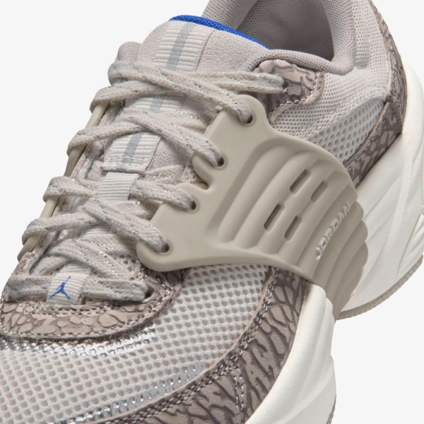Жіночі кросівки WMNS JORDAN TRUNNER O/S