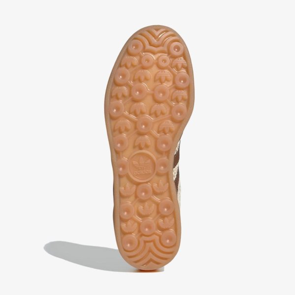 Женские кроссовки ADIDAS WMNS GAZELLE INDOOR SAND STRATA / PREMIUM BROWN