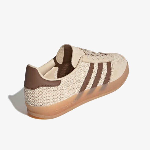 Женские кроссовки ADIDAS WMNS GAZELLE INDOOR SAND STRATA / PREMIUM BROWN