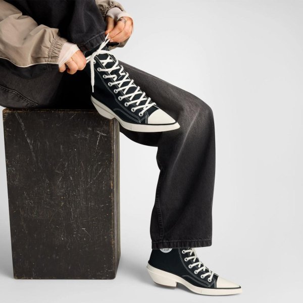 Жіночі кеди CONVERSE CHUCK 70 DE LUXE POINTED HI BLACK / WHITE
