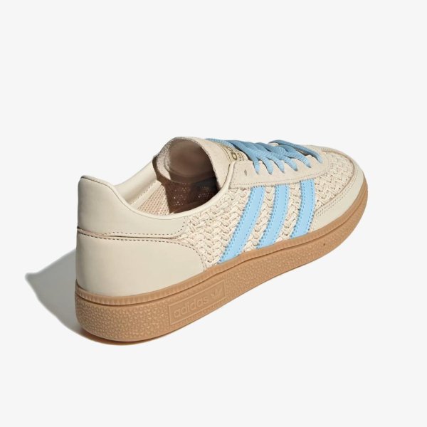 Женские кроссовки ADIDAS WMNS HANDBALL SPEZIAL SAND STRATA / CLEAR SKY